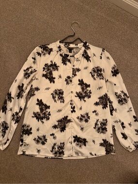 Ann Taylor Black & White Ruffled Collar Button Blouse